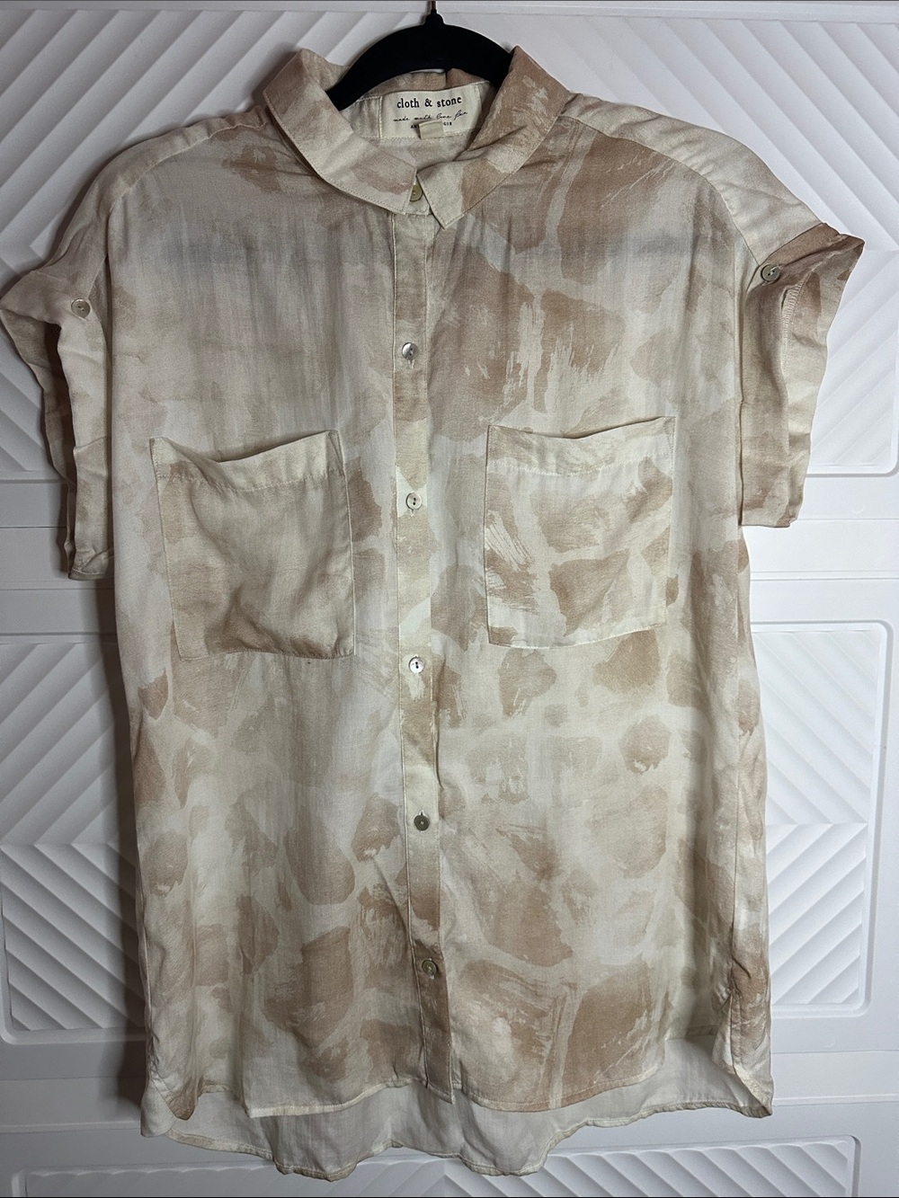 cloth & stone Cream and Tan Abstract Short Sleeve Button-Up Shirt